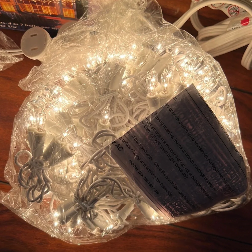 NWOT Christmas 300 Clear Curtain Light Set Super Bright For Indoor/Outdoor Use